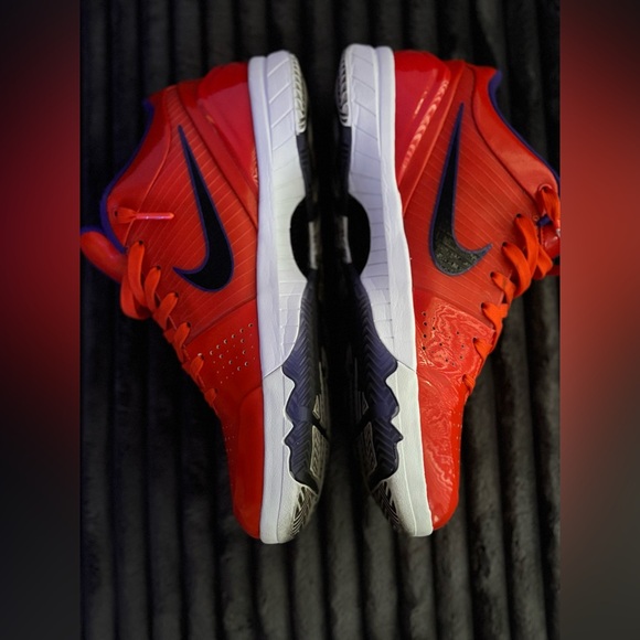 Undefeated × Nike Kobe 4 Protro \'Team Orange\' main image 6